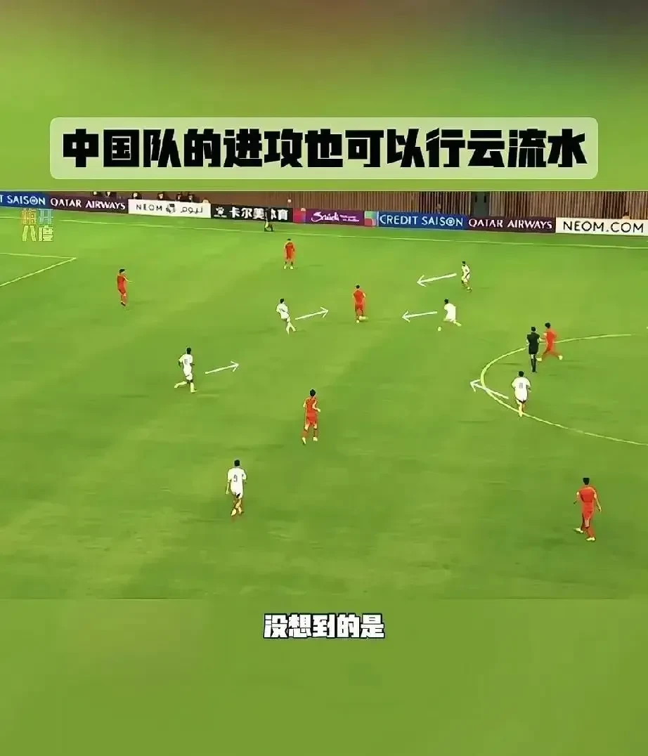 包含国内足球赛场激烈较量，各路豪强实力逐渐暴露的词条