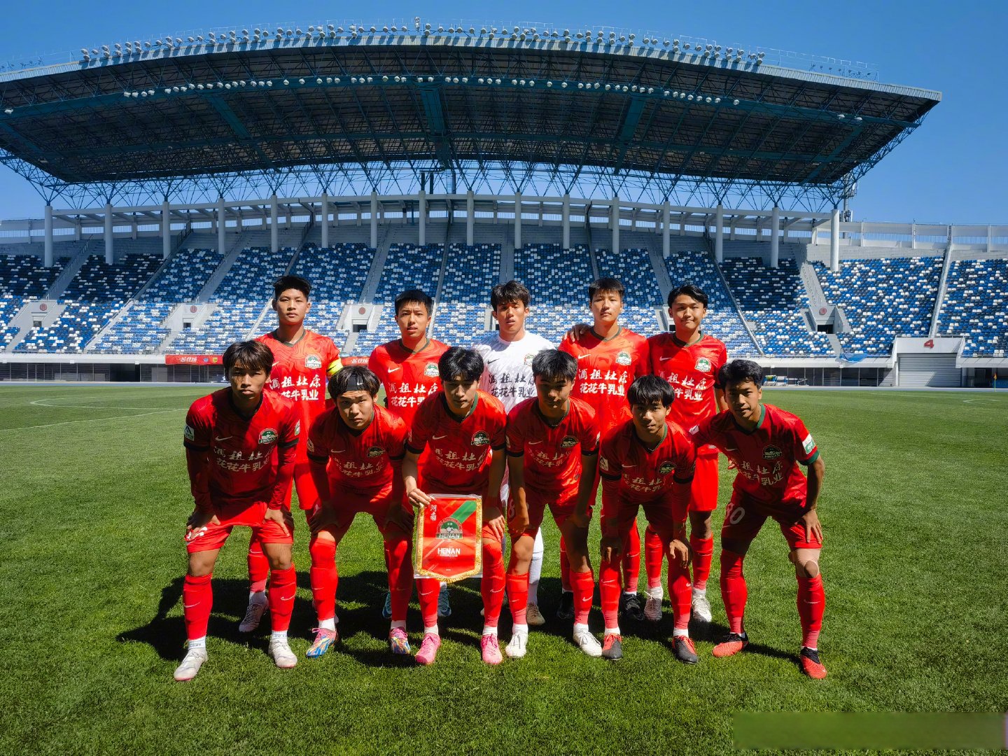 国内足球联赛球队备战状态亮眼的简单介绍
