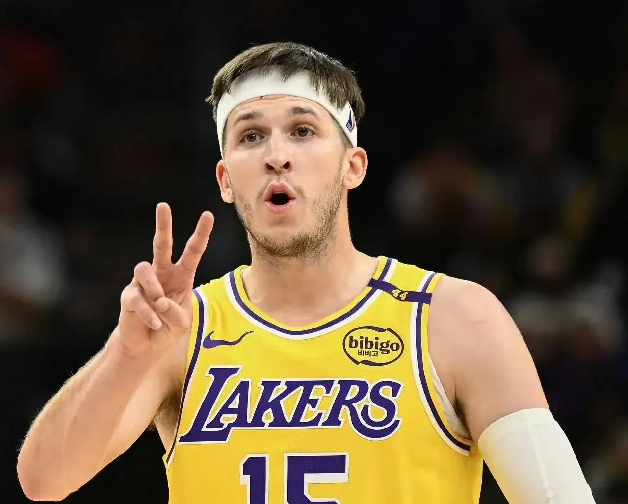 里弗斯当选最佳教练，费城人跻身季后赛