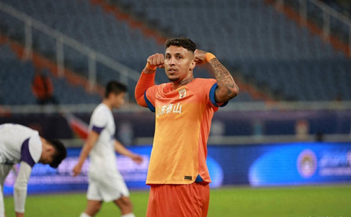 关于上海绿地申花惨遭山东泰山逆转，主场未能守擂成功的信息