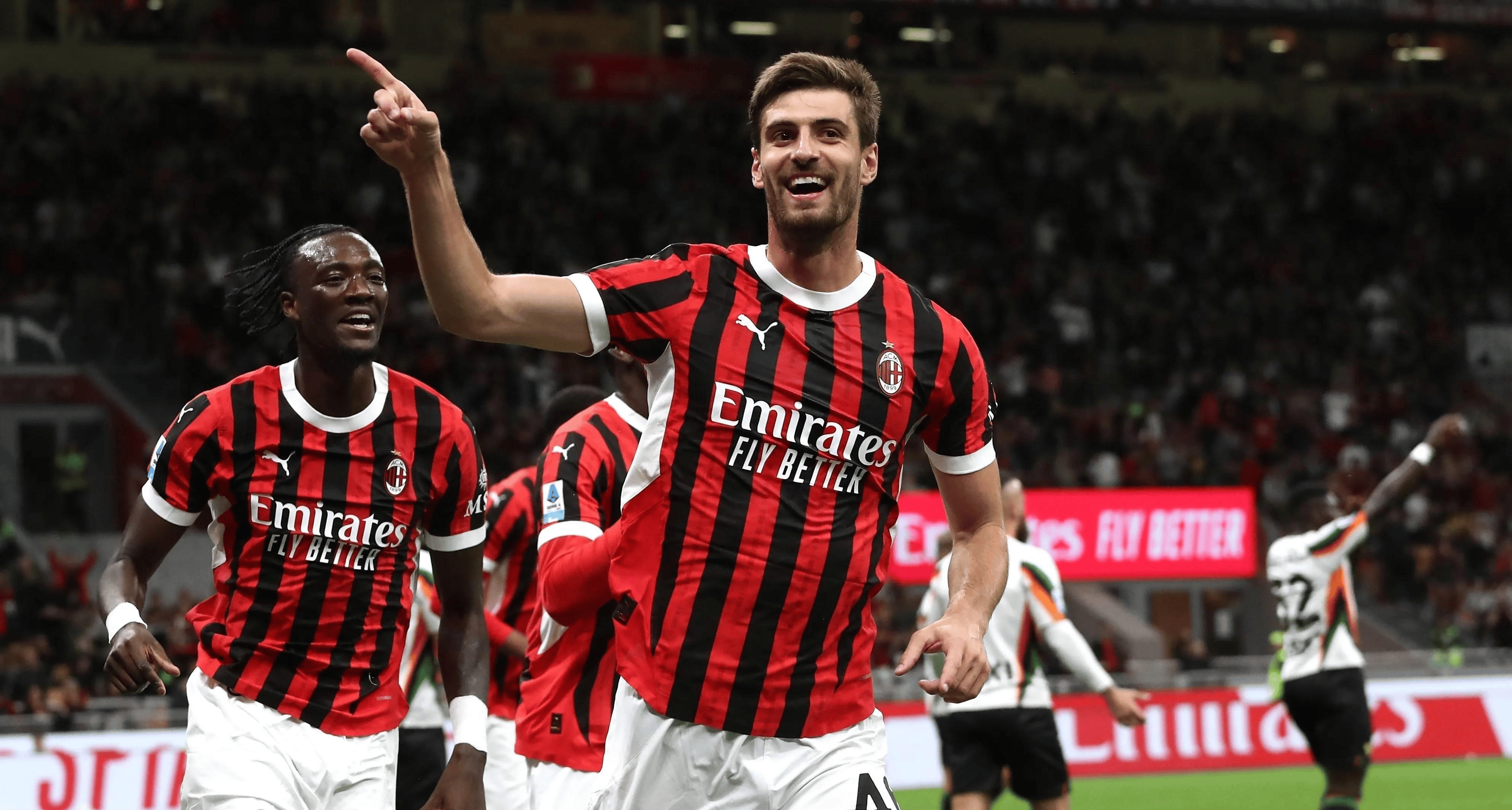 关于AC米兰前锋连续破门，创造进球纪录的信息