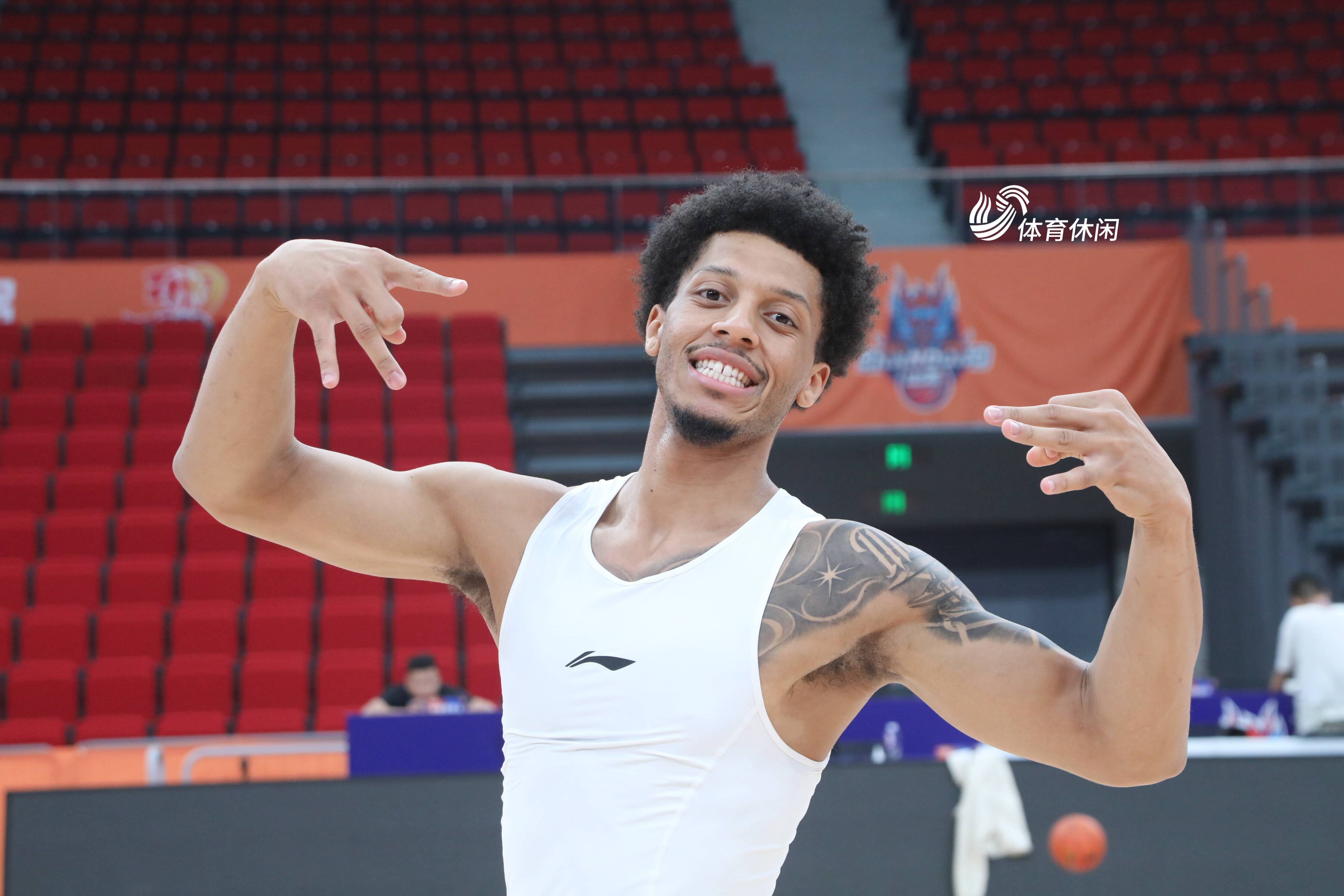 包含广东男篮主场完胜，豪取胜利壮志凌云的词条