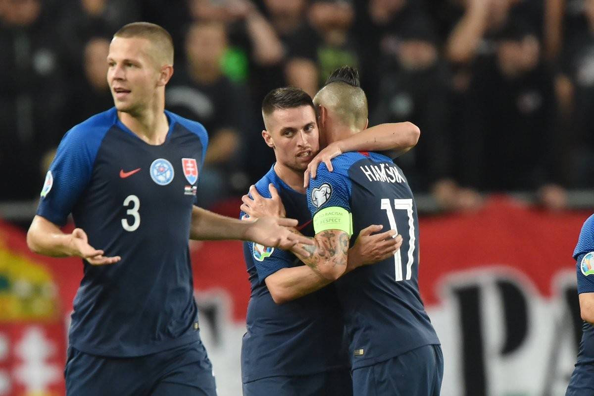 各队实力均衡，欧洲杯预选赛争夺激烈